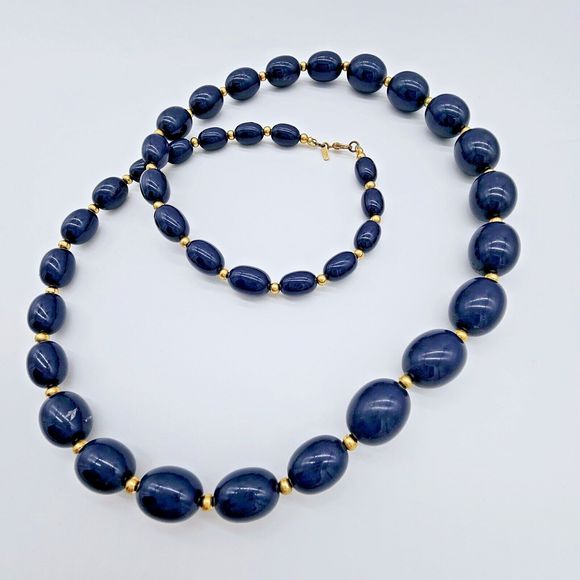 Monet Classic Beaded Necklace Vintage Navy Blue Gold Tone Spacer Classy Lucite - Picture 7 of 10